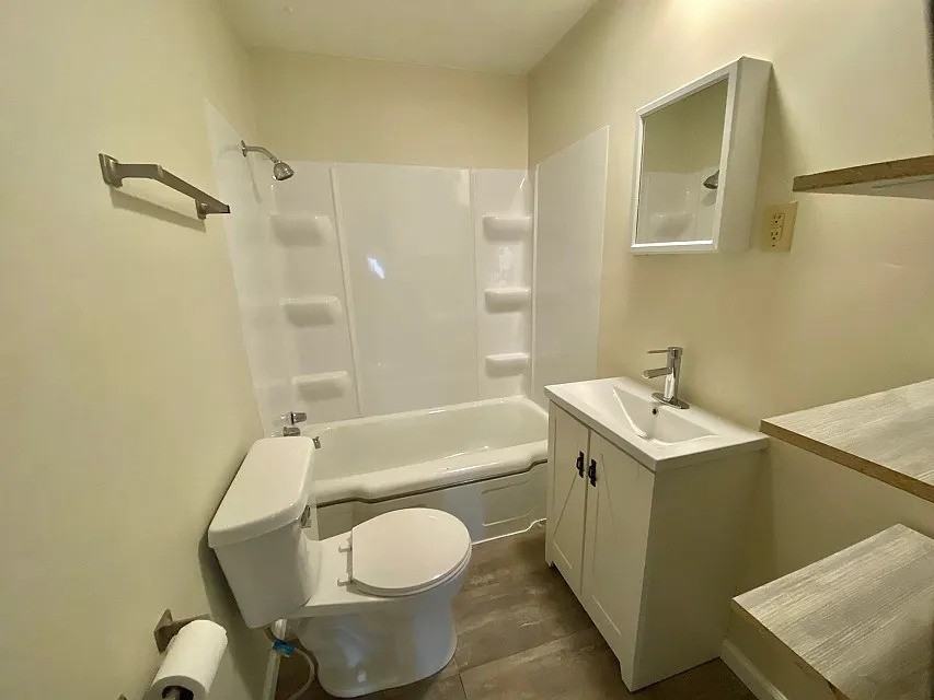 313 W South St - Photo 7 of 8