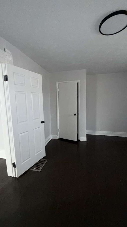 305 N Pershing Dr - Photo 3 of 10