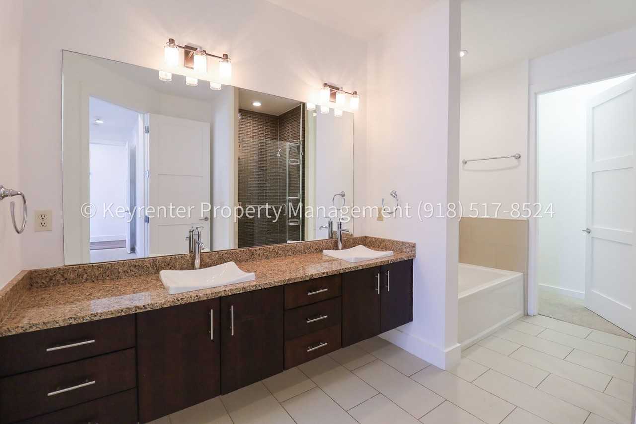 1314 E 35th Pl - Photo 7 of 44