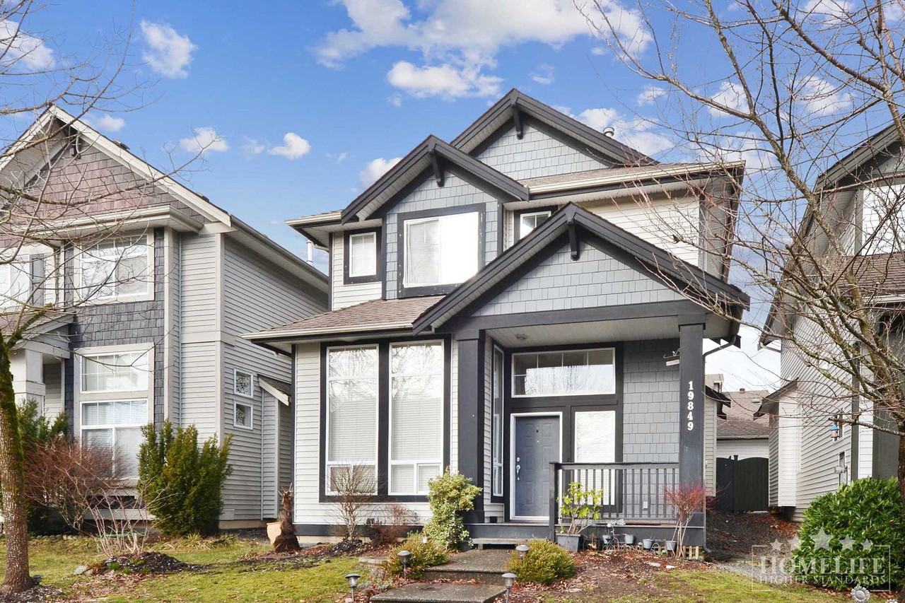 19849 69b Ave - Photo 2 of 34