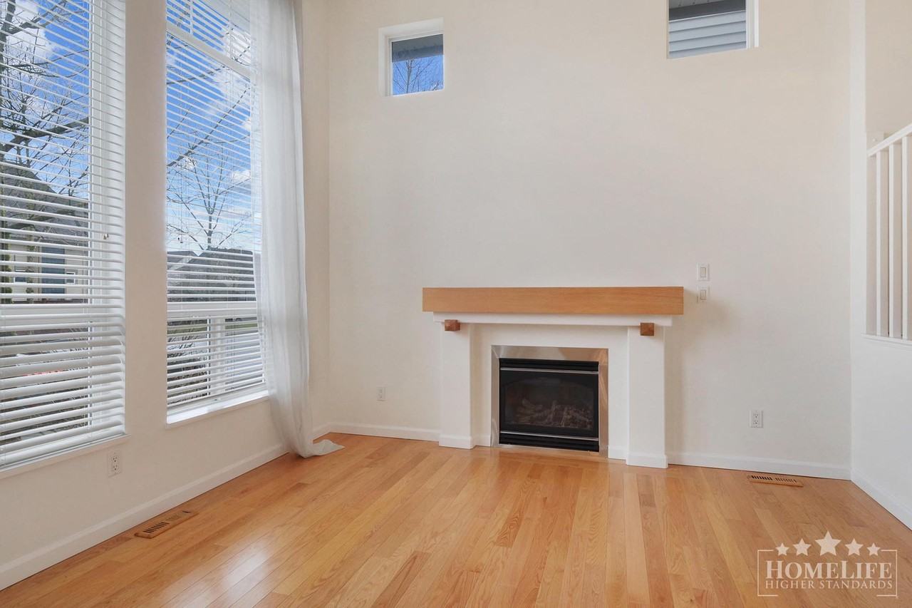 19849 69b Ave - Photo 4 of 34