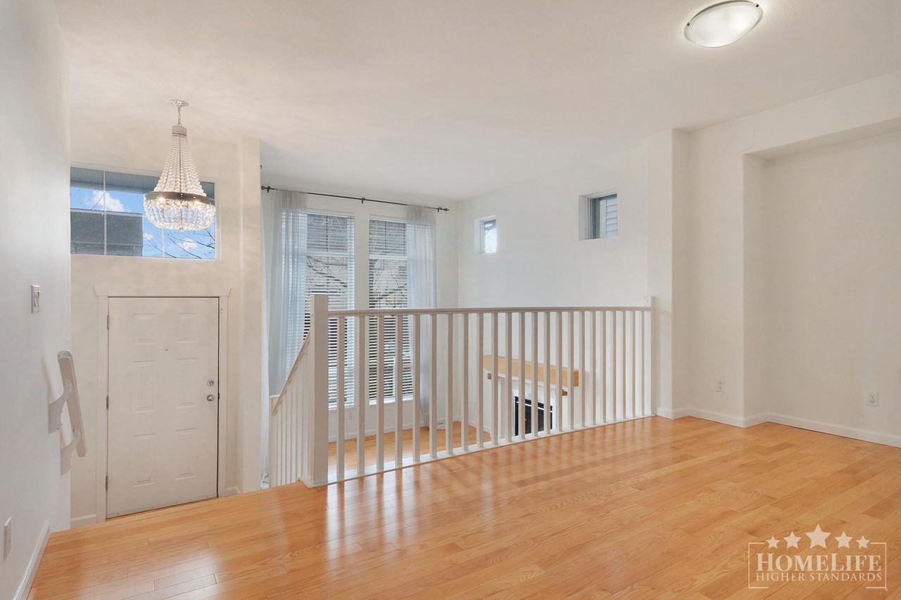 19849 69b Ave - Photo 5 of 34