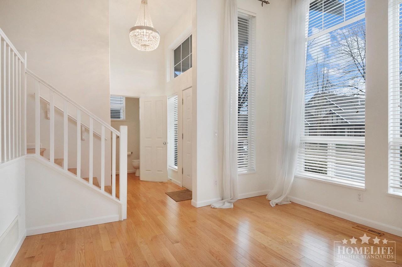 19849 69b Ave - Photo 6 of 34