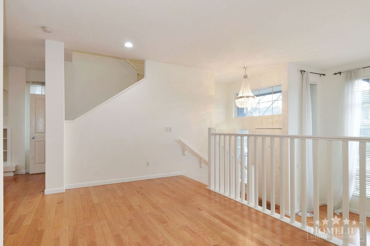 19849 69b Ave - Photo 7 of 34