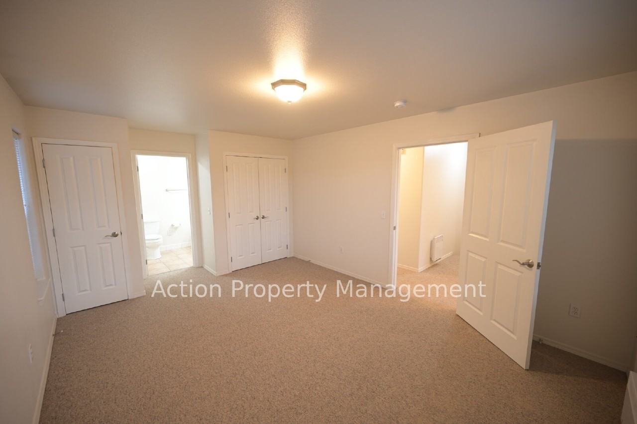 873 E Cedar St - Photo 6 of 20