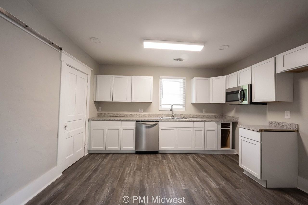 538 W 29th St Unit B - Photo 7 of 46