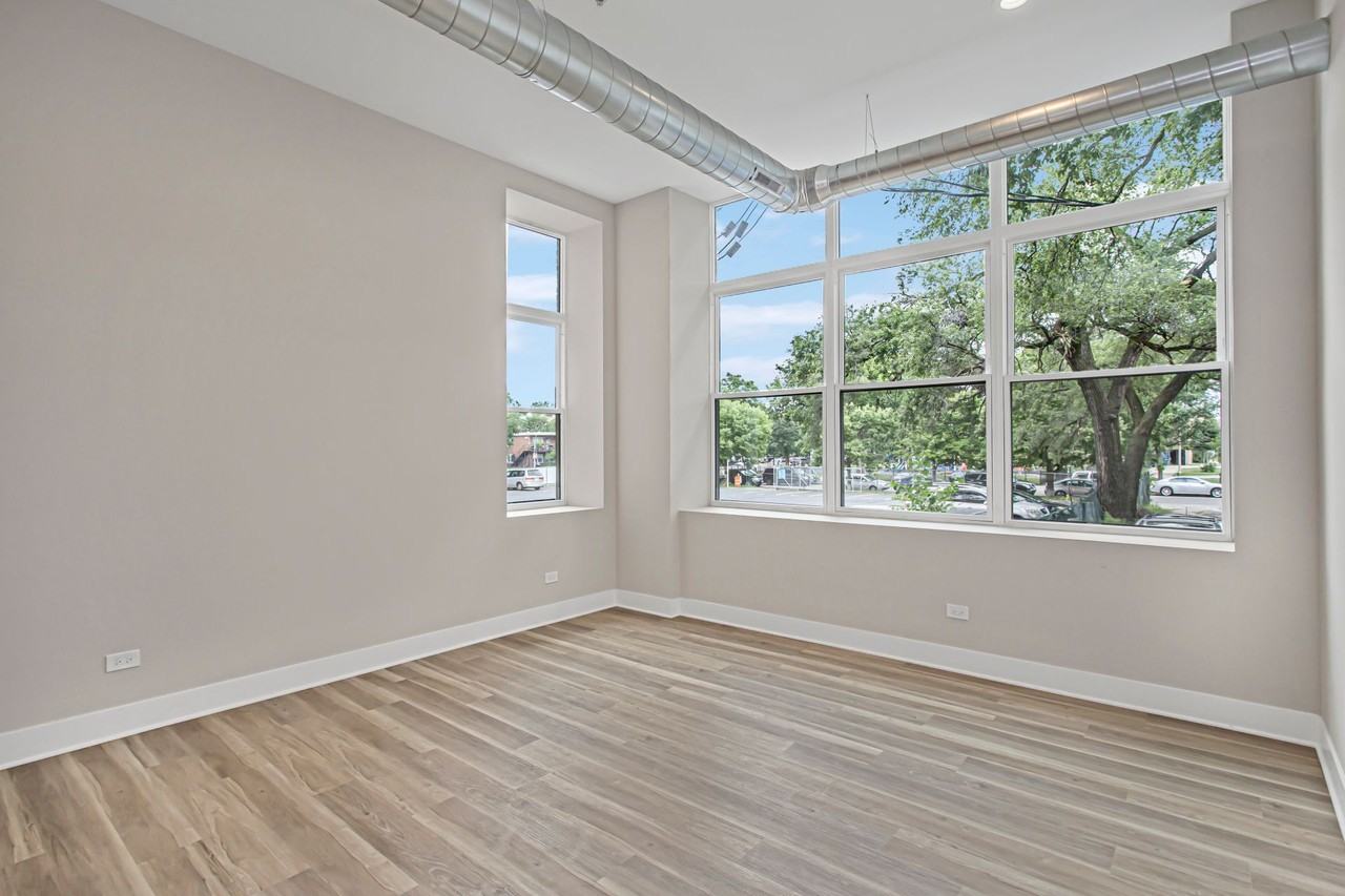 The Schoolhouse at 4641 N Ashland - Photo 4 of 50