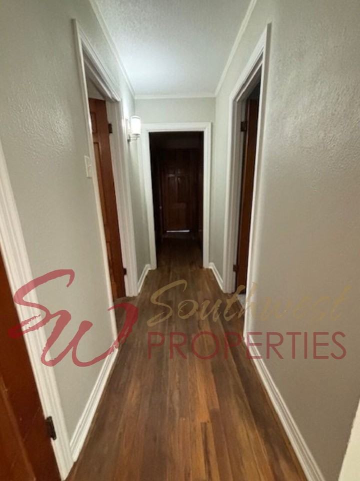 1110 N Neblett St - Photo 5 of 11