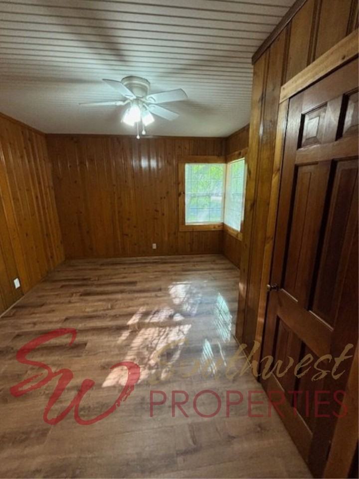 1110 N Neblett St - Photo 7 of 11