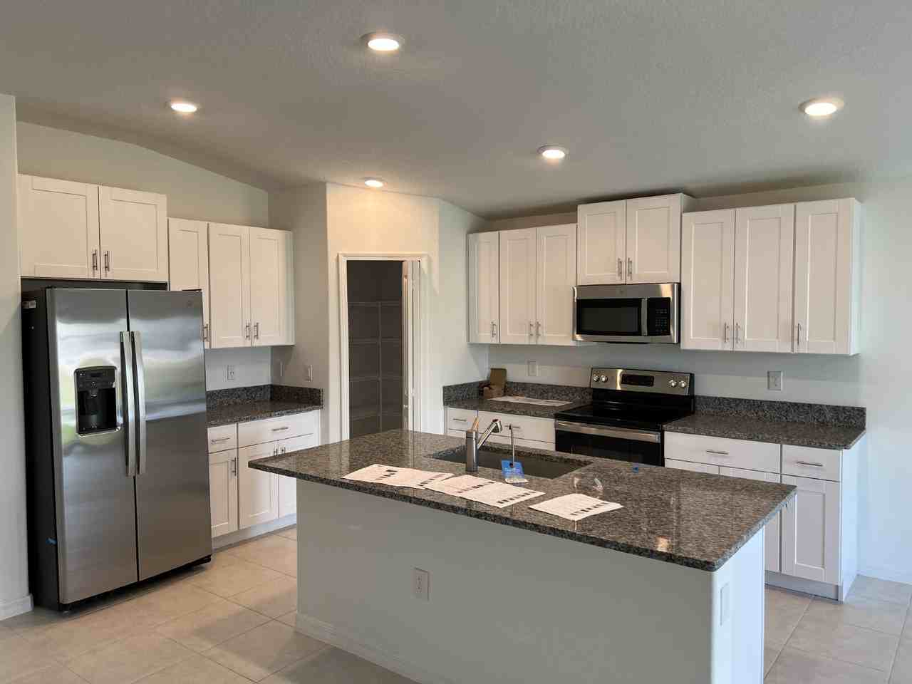 12796 Weston Oaks Ln - Photo 5 of 23