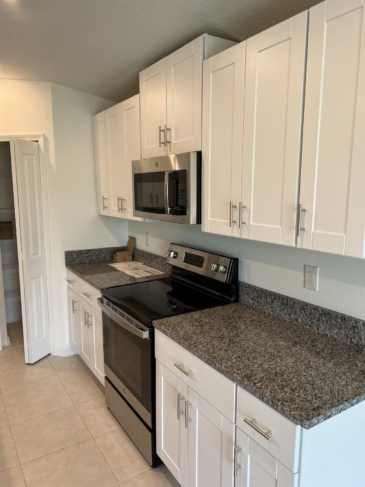 12796 Weston Oaks Ln - Photo 6 of 23