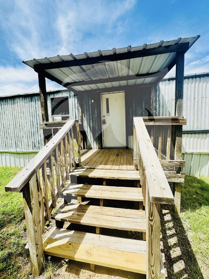 310 Madison Ave - Photo 2 of 13