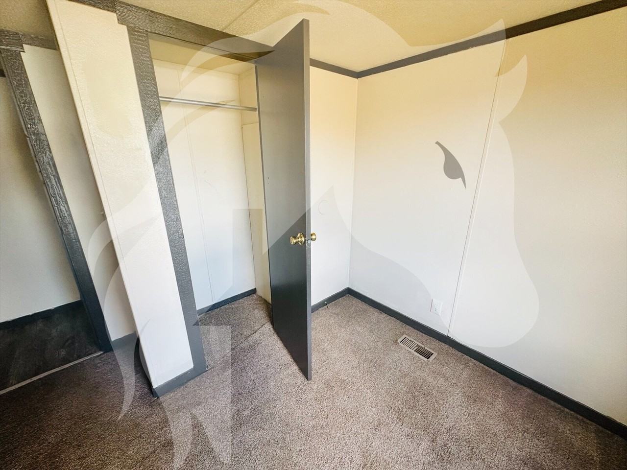 310 Madison Ave - Photo 7 of 13