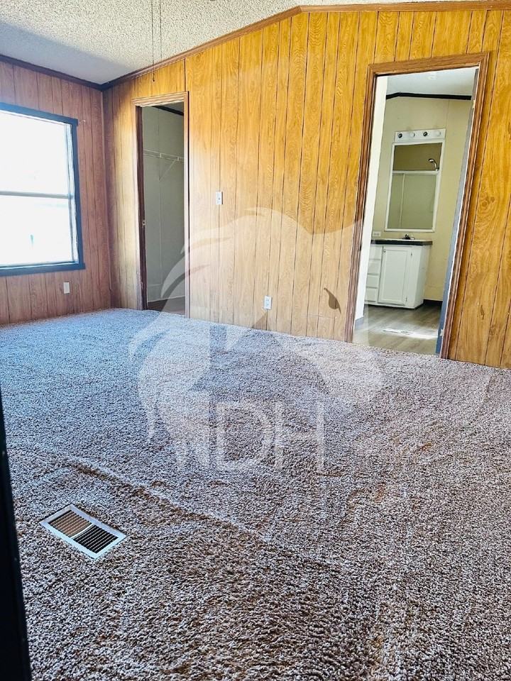 310 Madison Ave - Photo 7 of 8