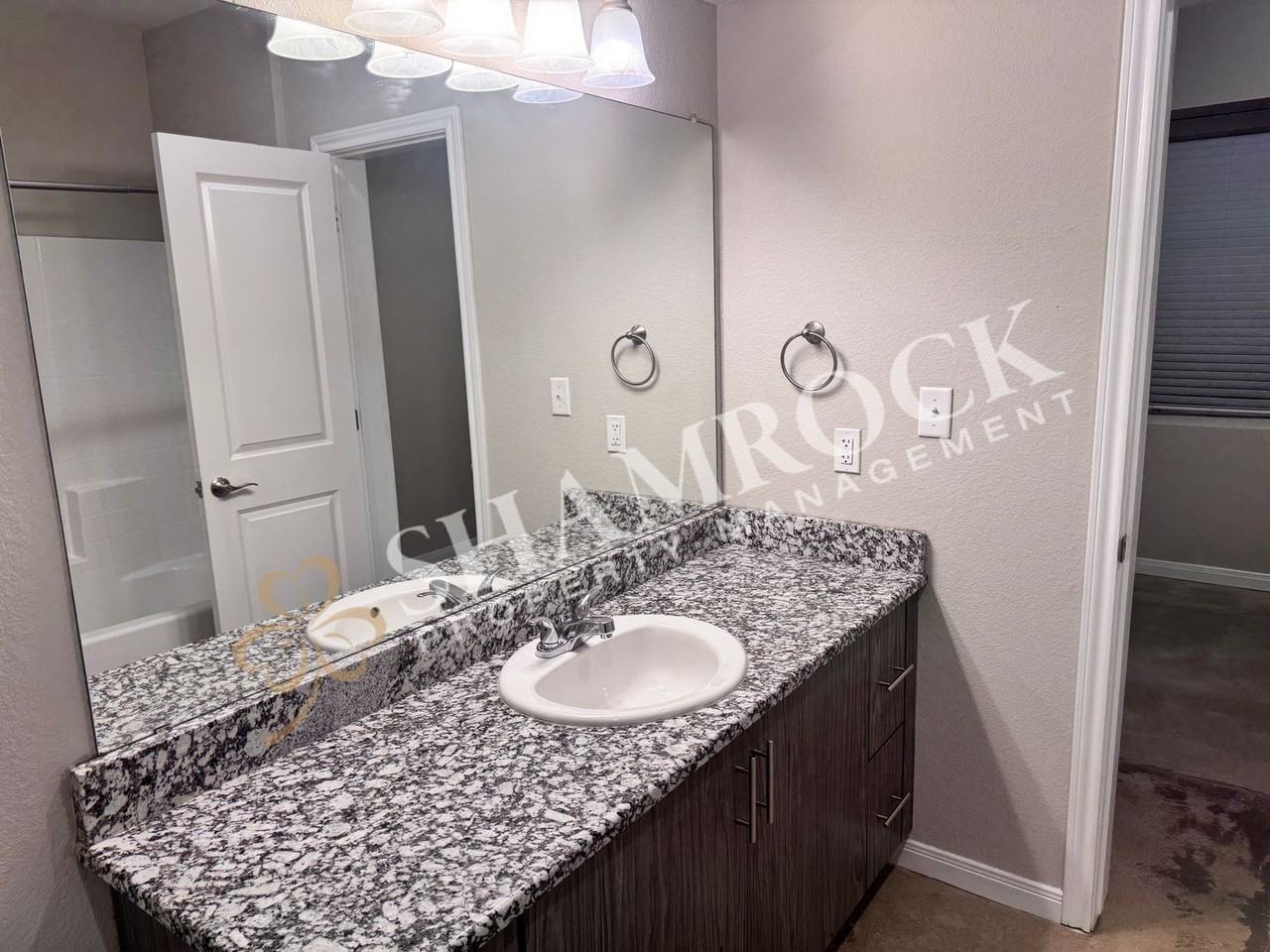 1307 Austin Ave #107 - Photo 7 of 10