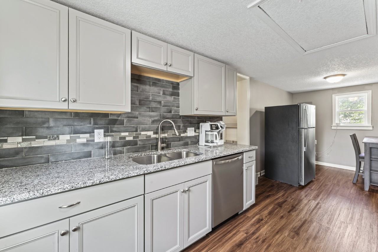 343 Cambridge St - Photo 5 of 50