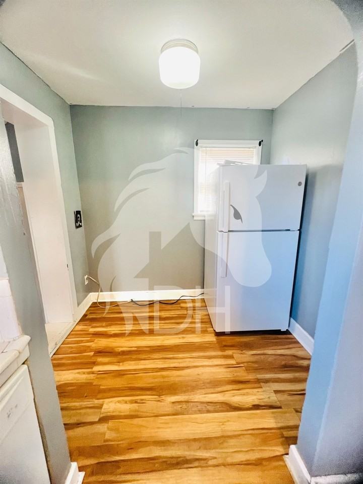 2302 E Elm Ave - Photo 5 of 11