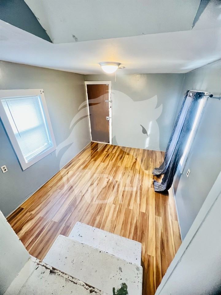 2302 E Elm Ave - Photo 6 of 11