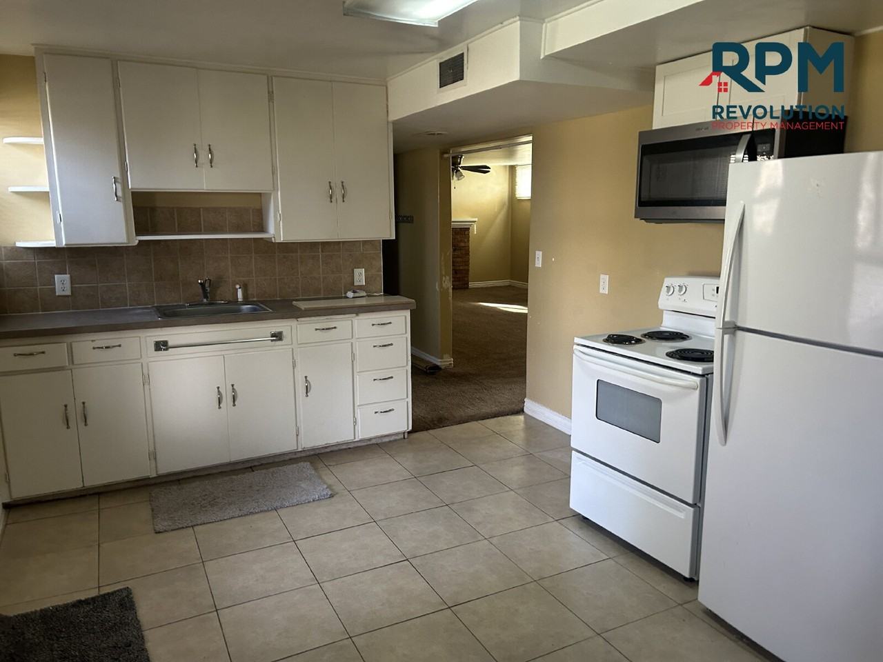 1446 36th St - Photo 3 of 11