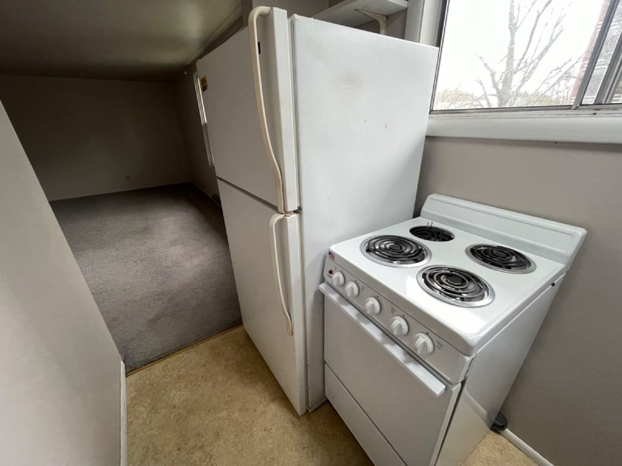 1021 Mill St - Photo 4 of 6