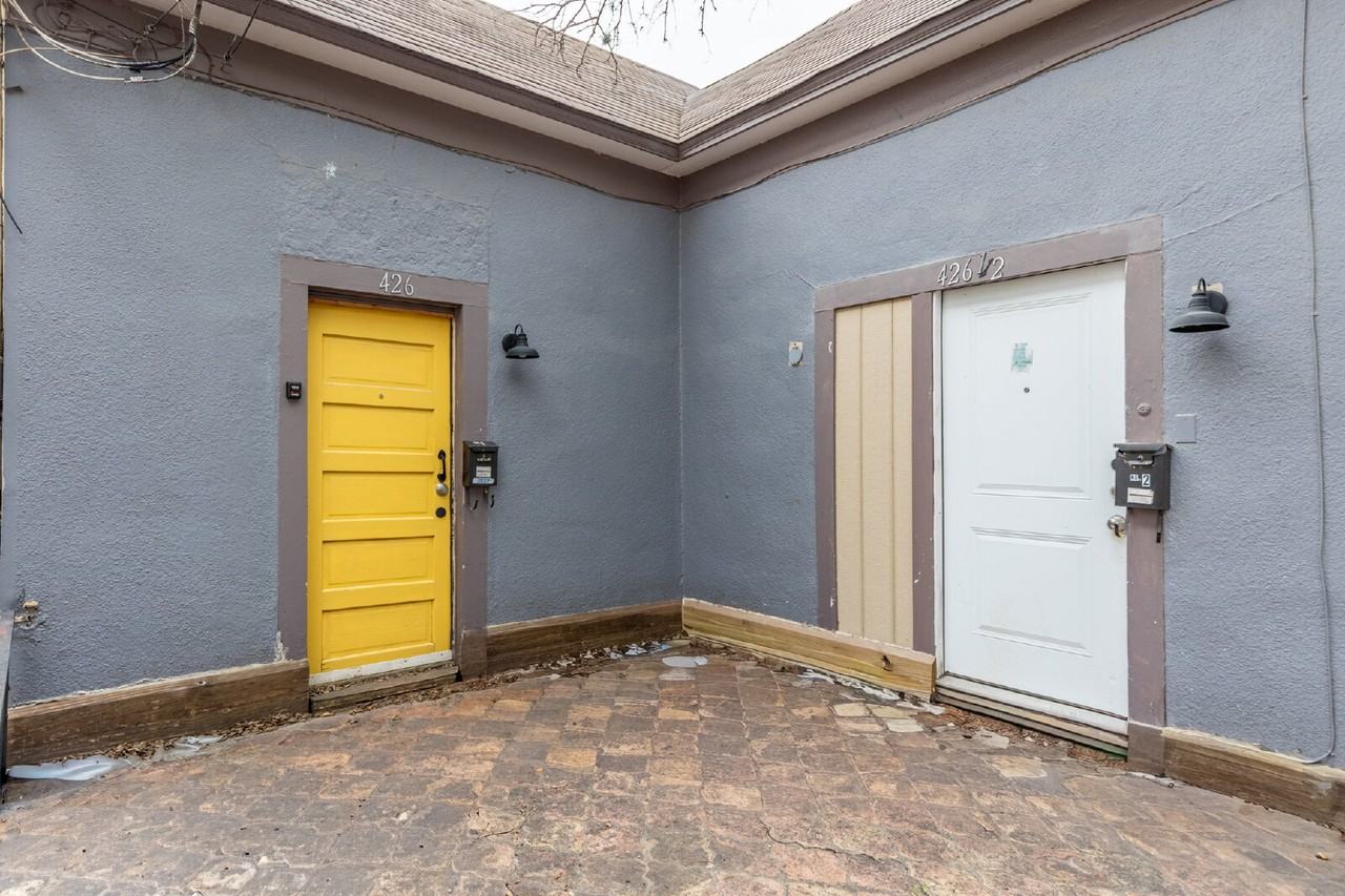 426 W Woodlawn Ave #1 - Photo 2 of 28