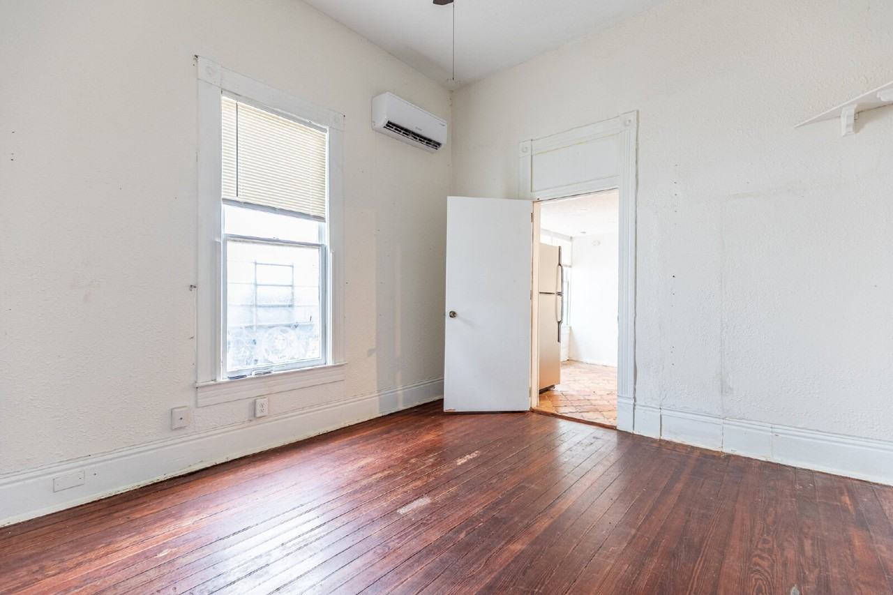 426 W Woodlawn Ave #1 - Photo 5 of 28