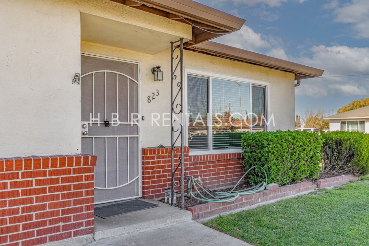 823 Frank Ct - Photo 3 of 17