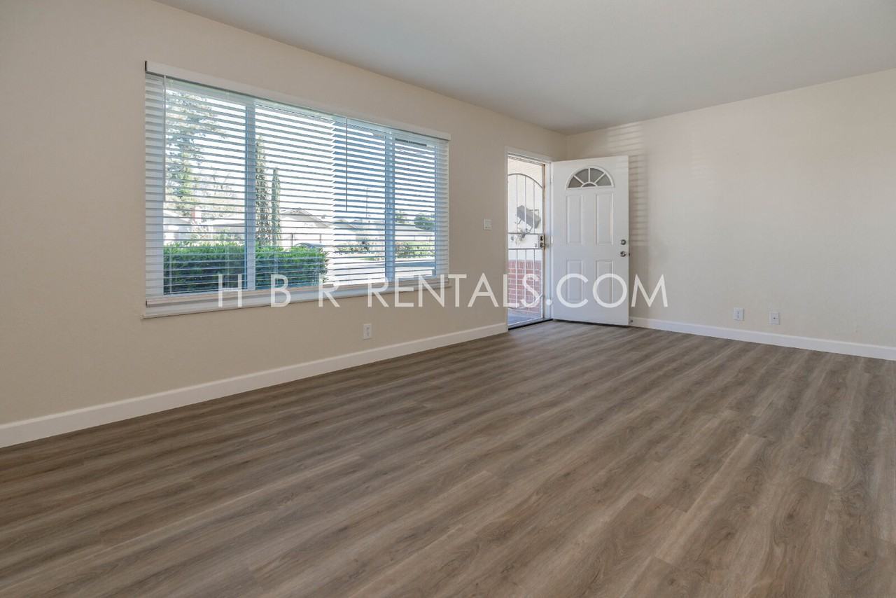 823 Frank Ct - Photo 6 of 17