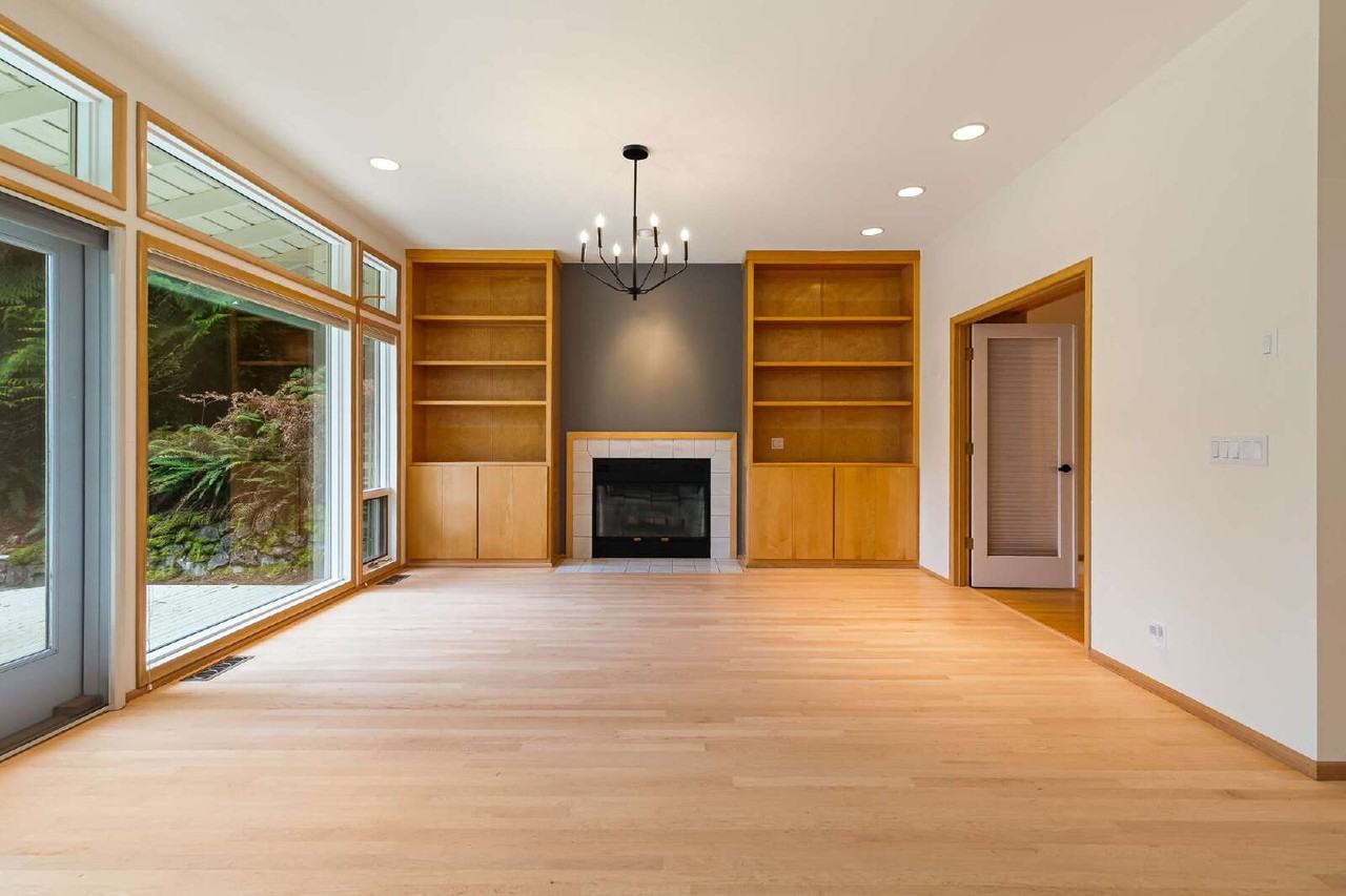 34 N Point Dr - Photo 7 of 50