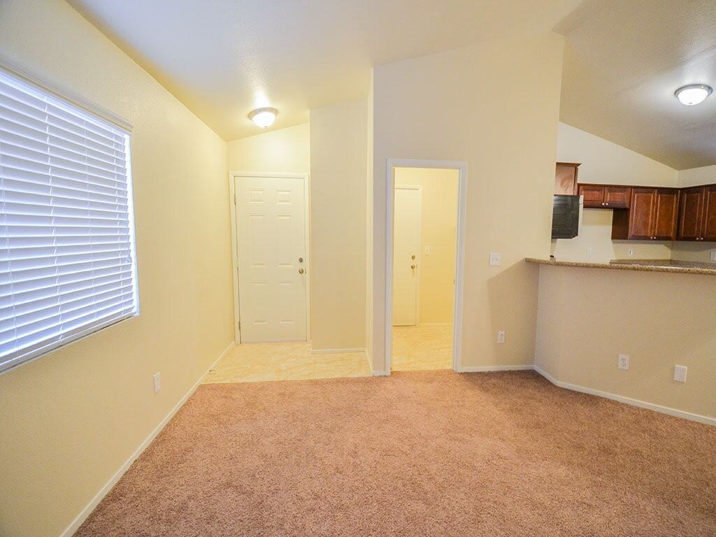 3825 Gulliver St - Photo 3 of 38