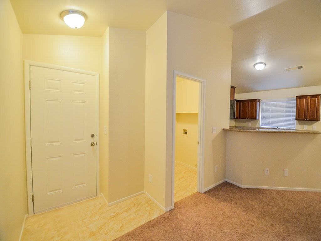 3825 Gulliver St - Photo 4 of 38