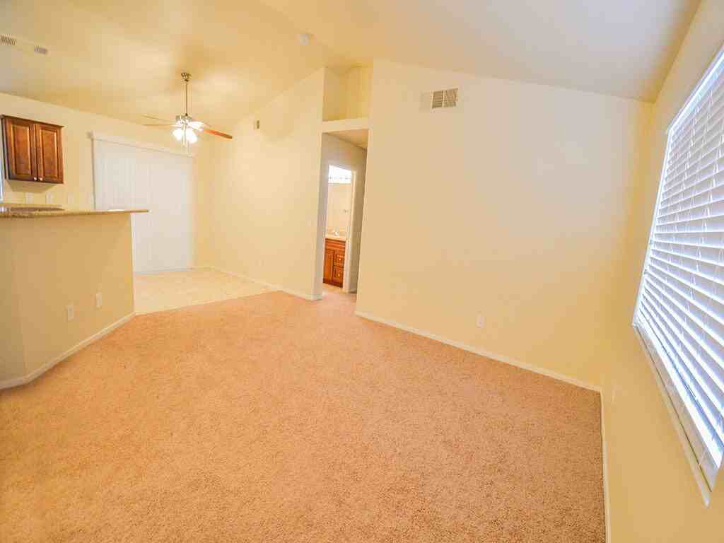 3825 Gulliver St - Photo 5 of 38