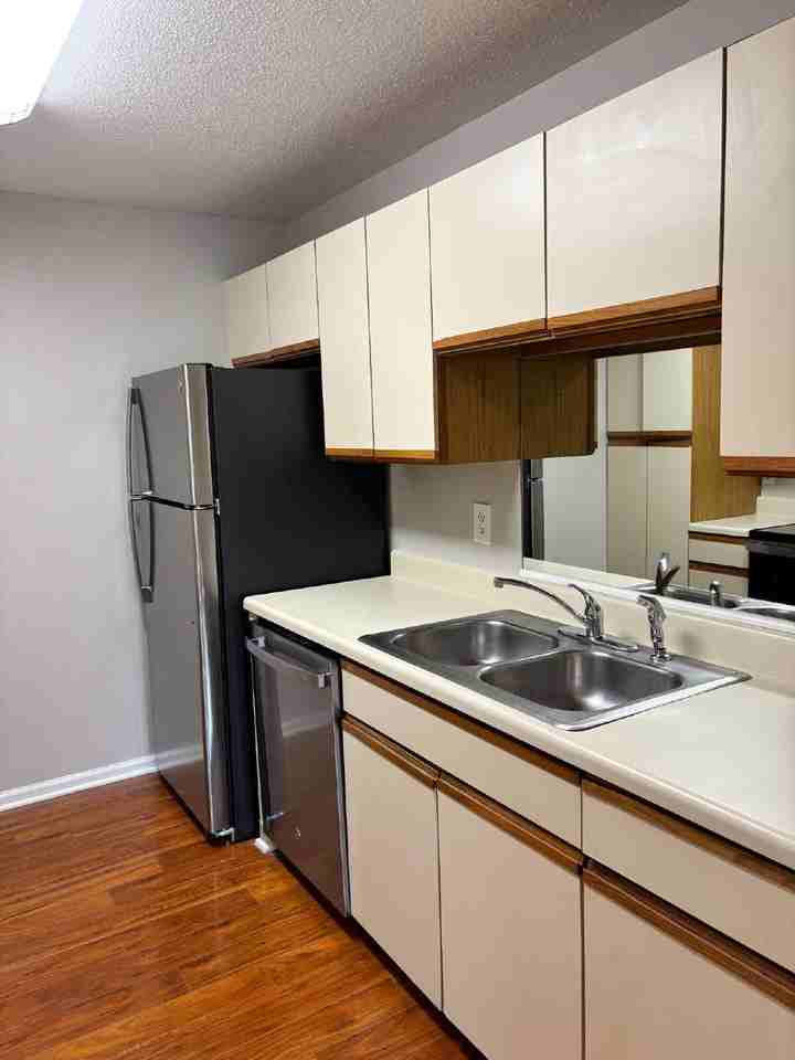 617 Balfour Rd - Photo 7 of 15