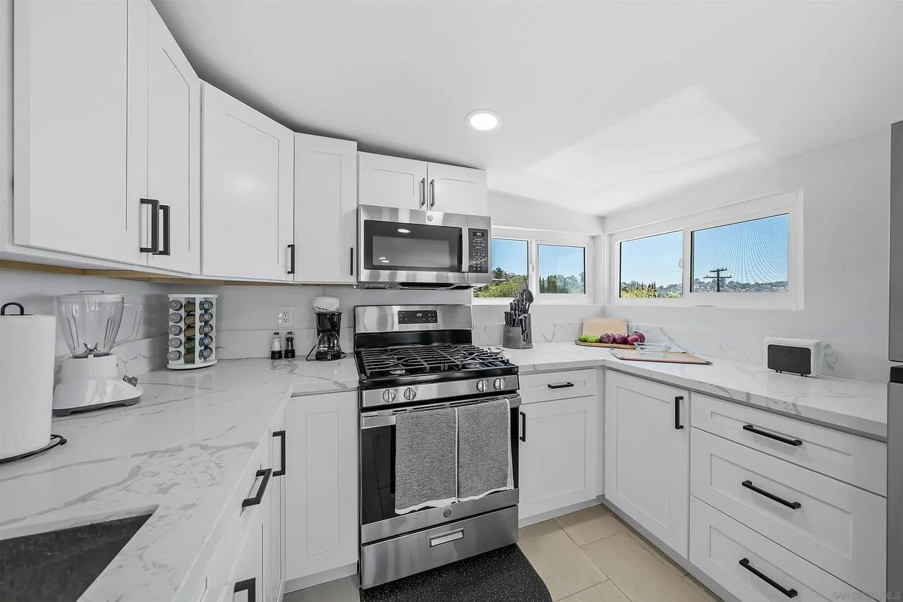 1730 Vista Del Valle Blvd #2 - Photo 4 of 37