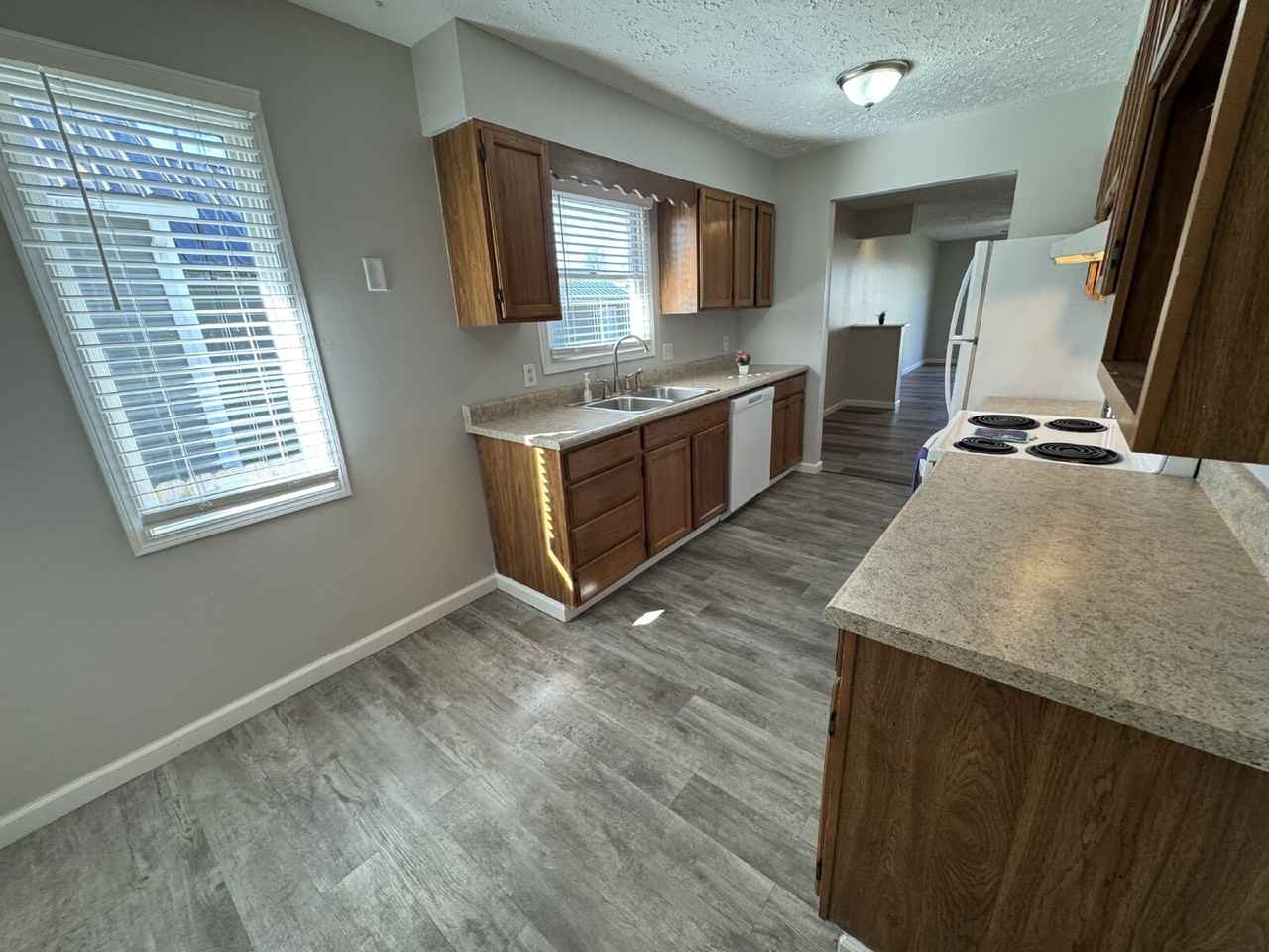 432 S 5th St - Photo 7 of 14