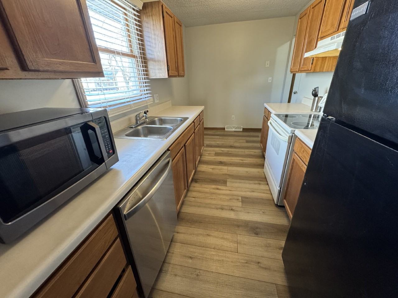 430 S 5th St - Photo 6 of 12