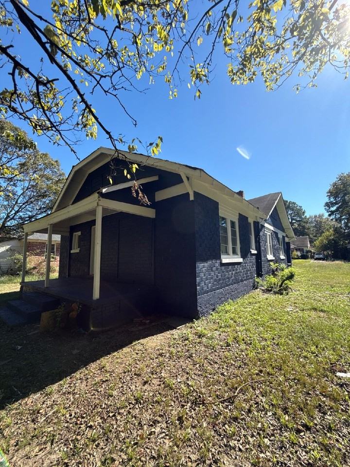 3408 Bowen Ave - Photo 3 of 24