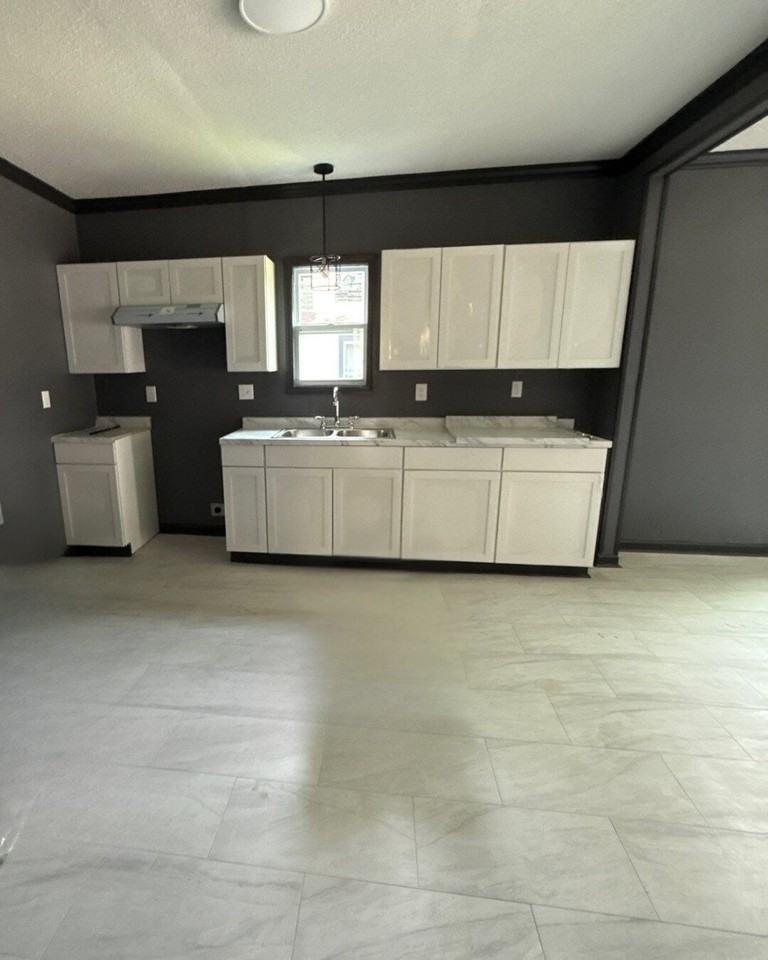 2543 Pershing Ave - Photo 6 of 6
