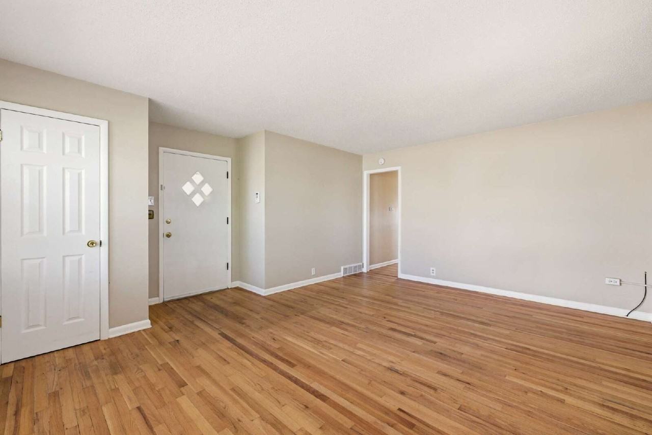 5357 S Sherman St - Photo 3 of 31