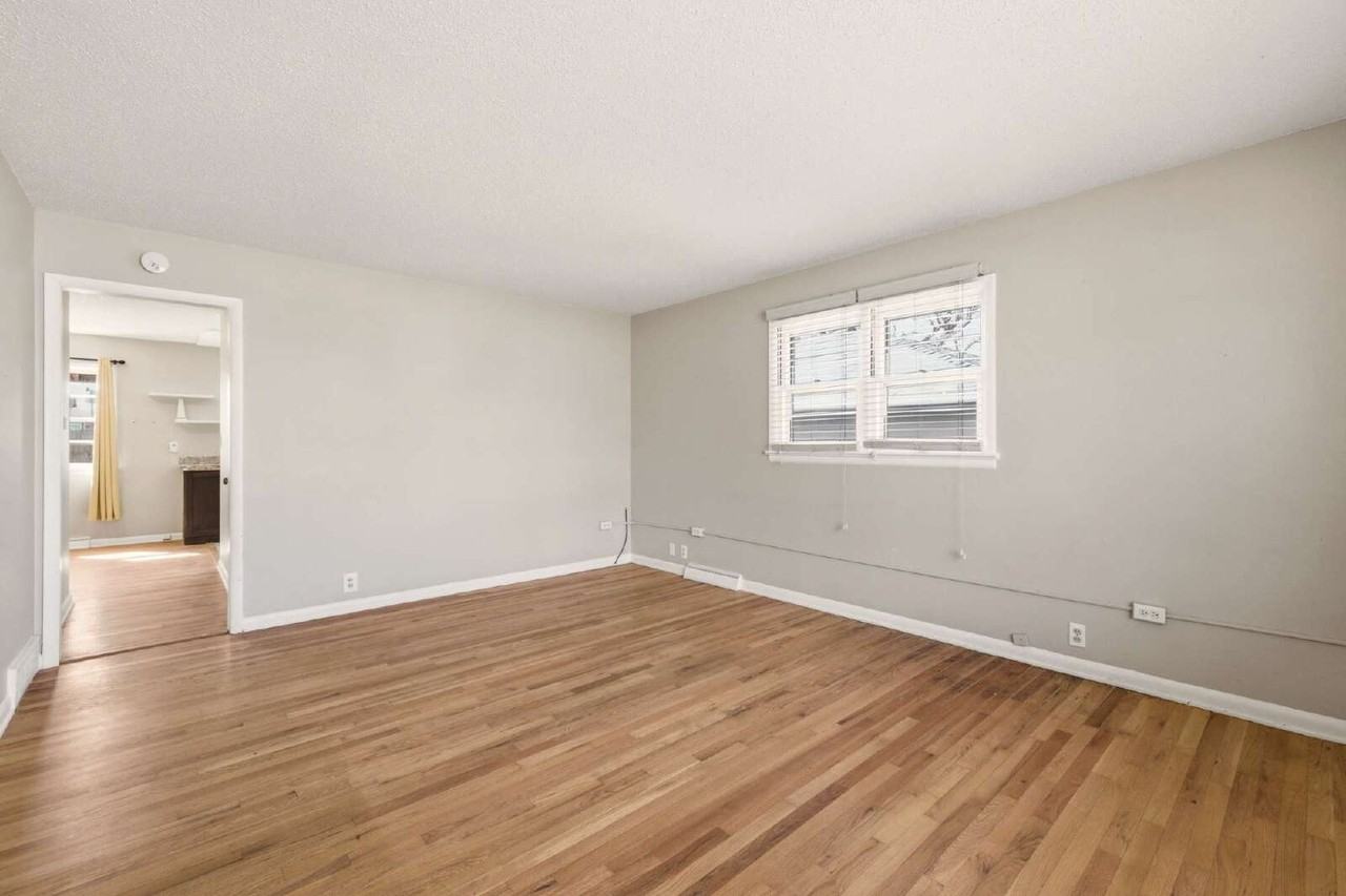 5357 S Sherman St - Photo 5 of 31