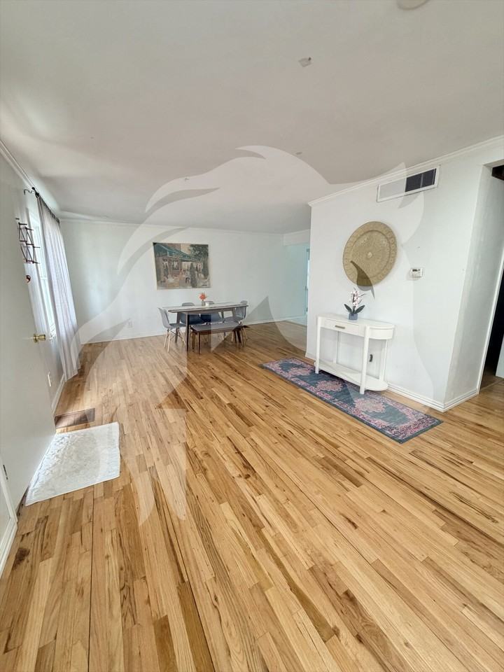 717 N 14th St - Photo 3 of 34