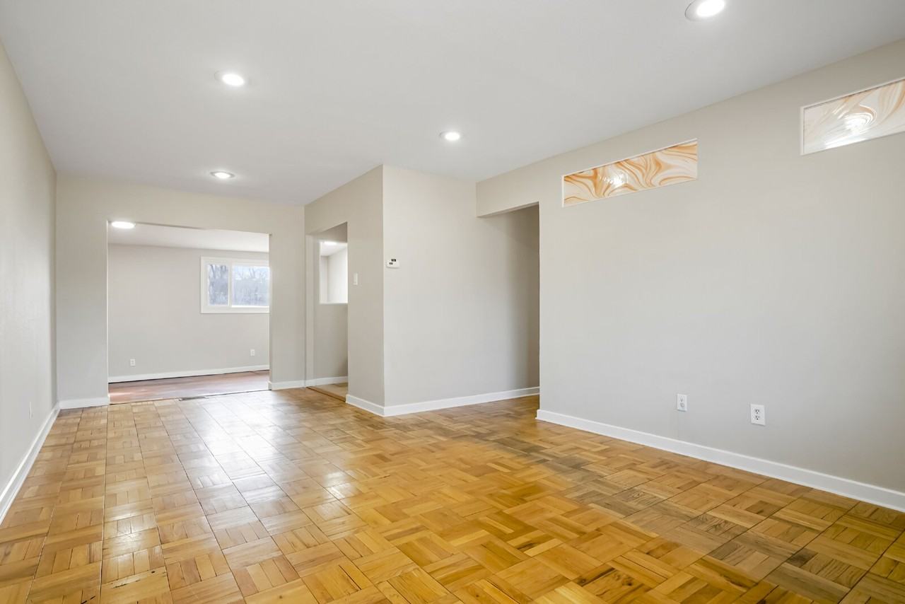 3032 S Glencoe St - Photo 3 of 18