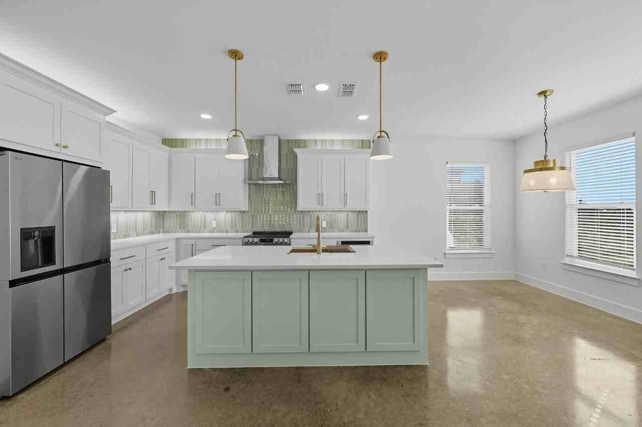 100 Cardinal Woods Ct - Photo 2 of 41