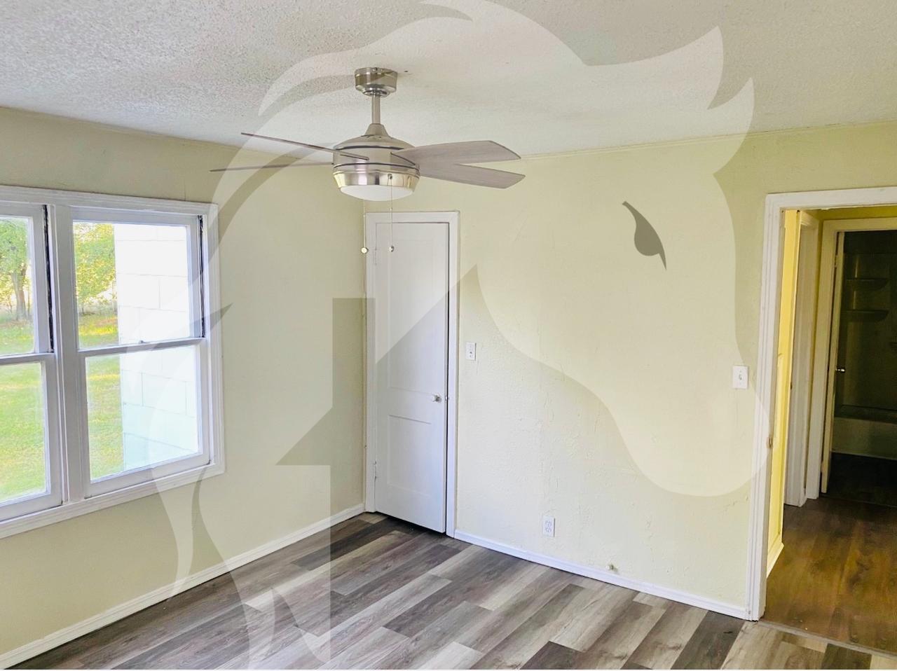 208 E Ponca St - Photo 4 of 5