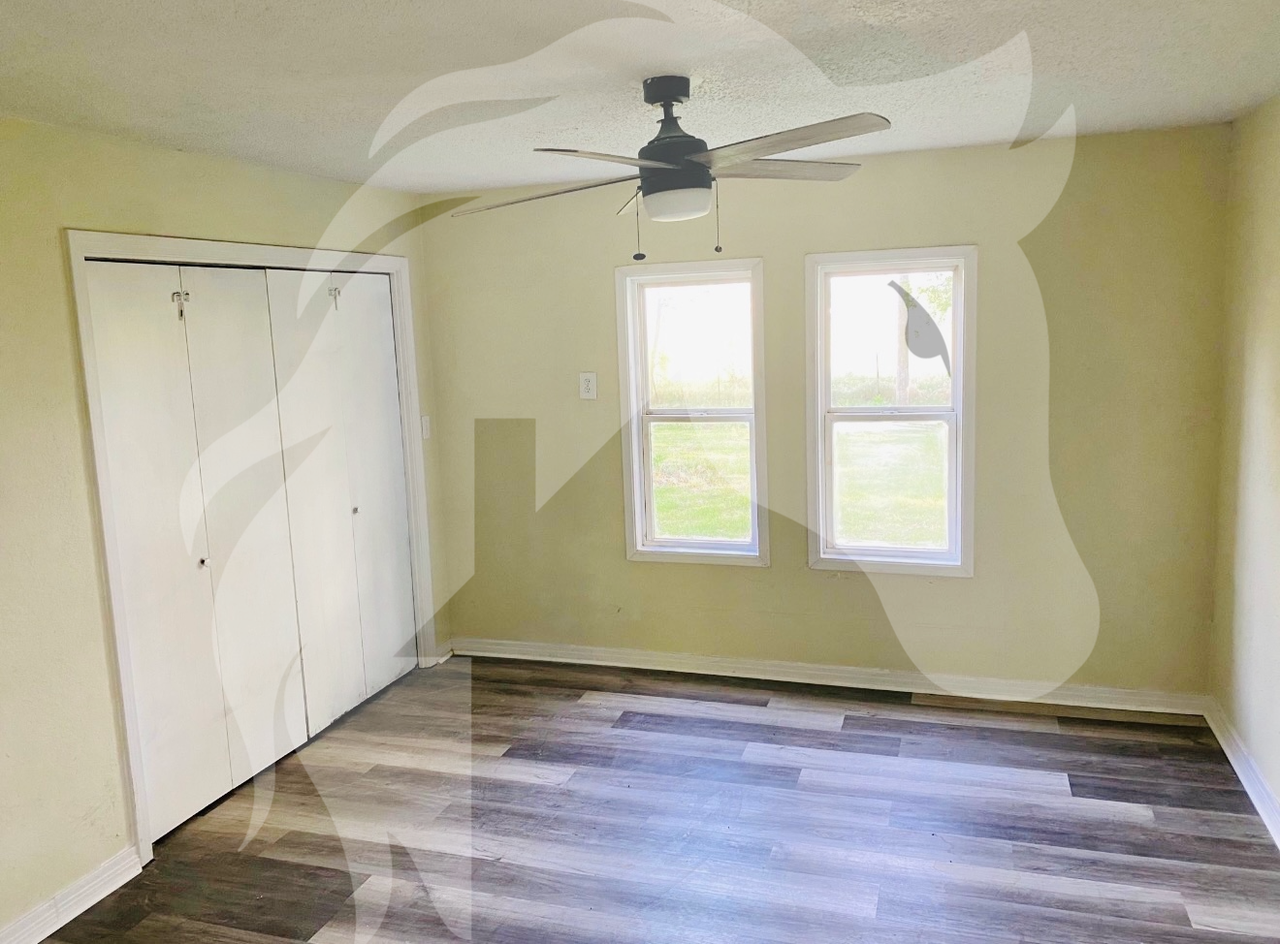 208 E Ponca St - Photo 5 of 5