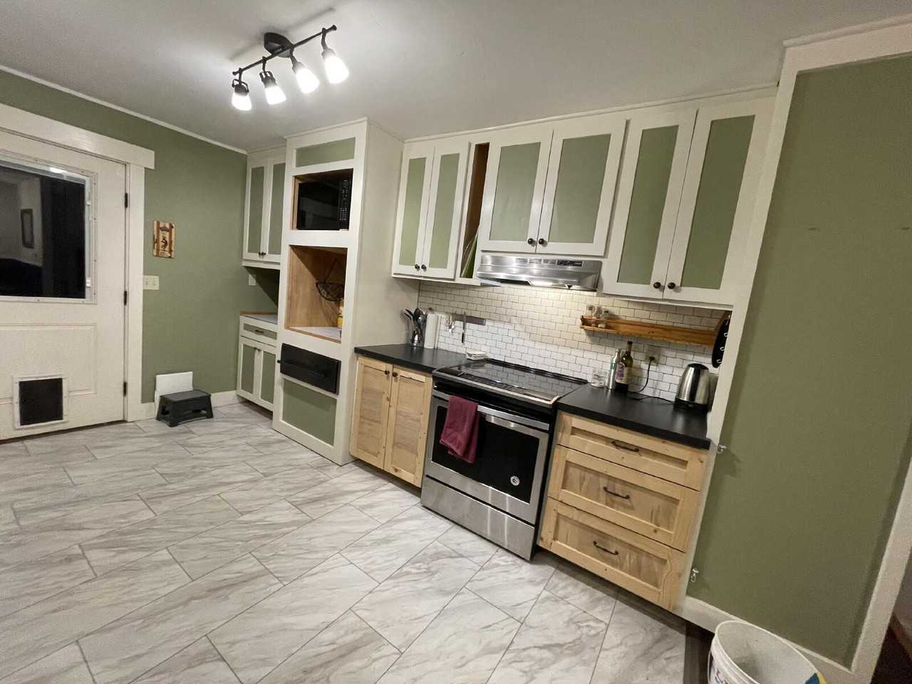 208 N 5th St - Photo 3 of 25