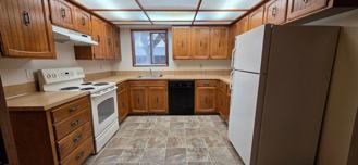 Edgewater Square Apartments - Photo 1 of 1