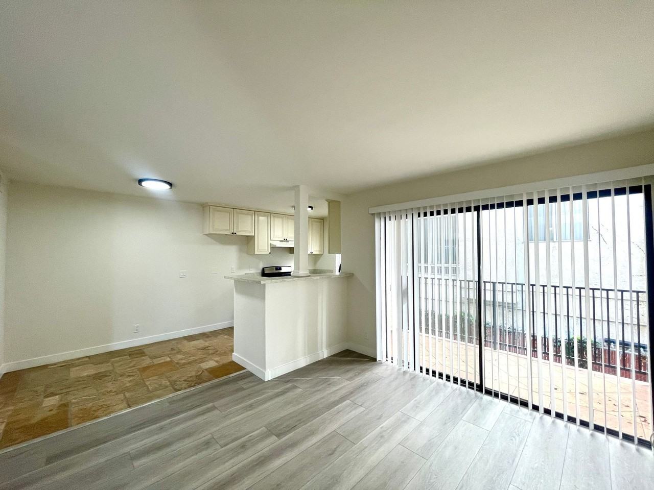 13925 Sherman Way - Photo 2 of 34