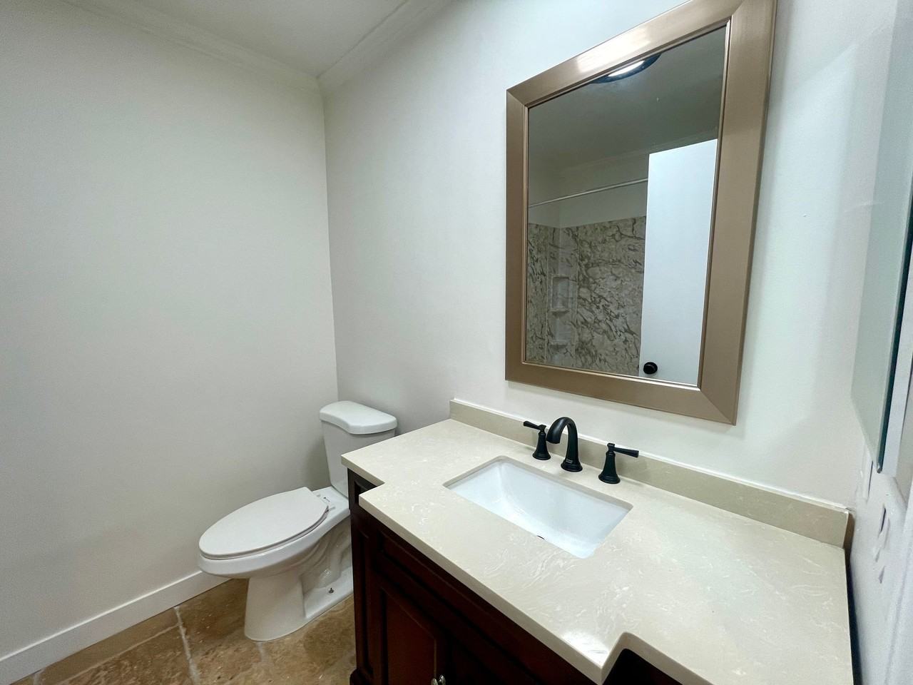 13925 Sherman Way - Photo 5 of 34