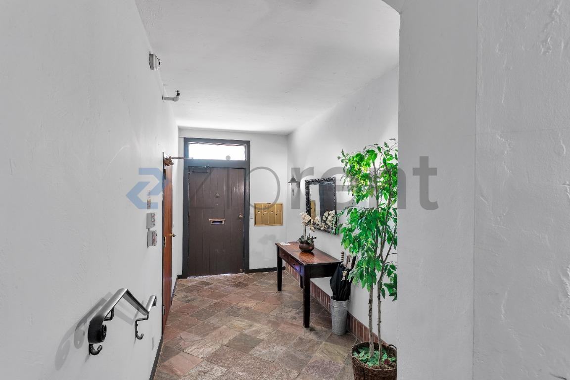 1242 Francisco St #1 - Photo 4 of 19